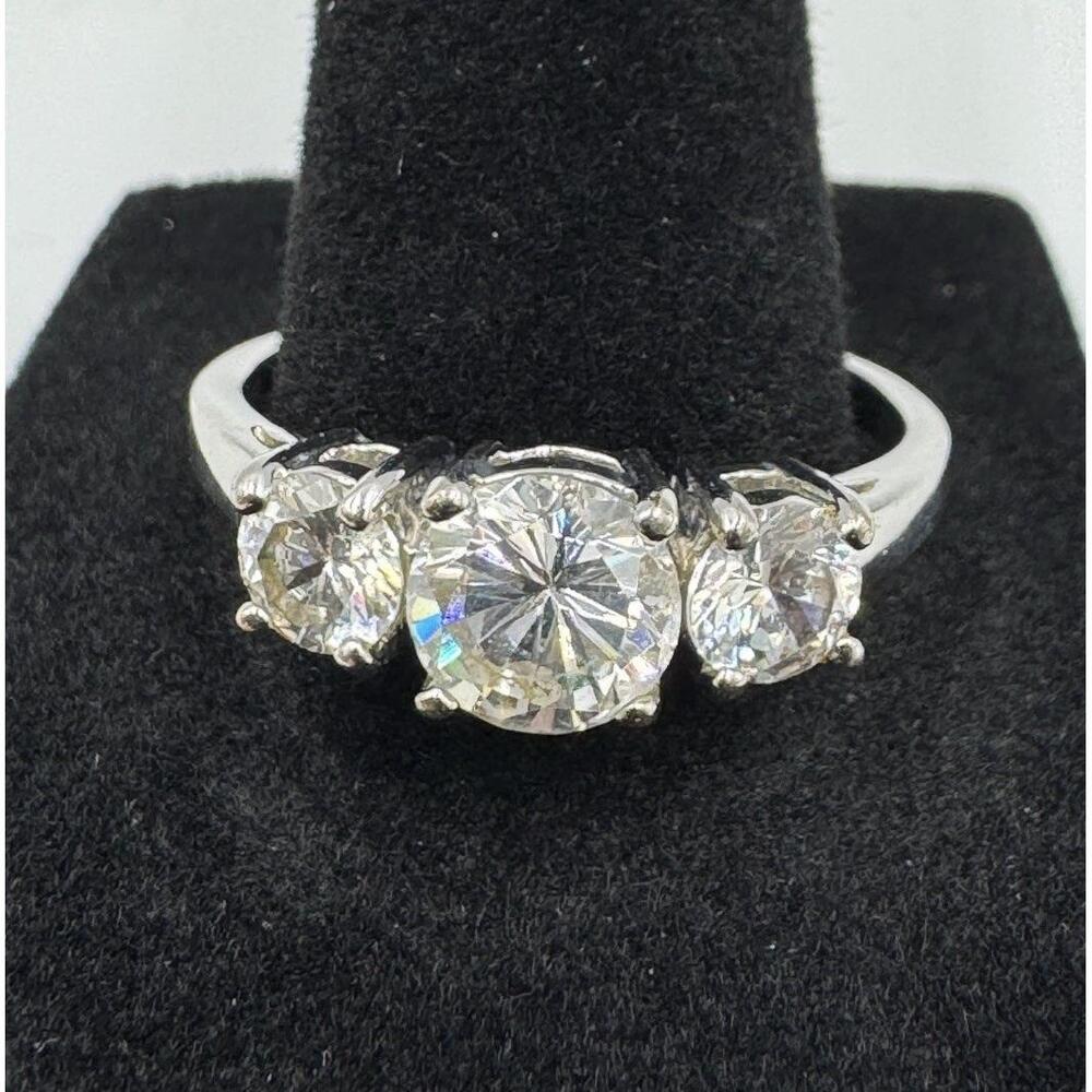 Avon Silver Tone Trinity CZ Ring Three Stone Anniversary‎ Past Present Future 11